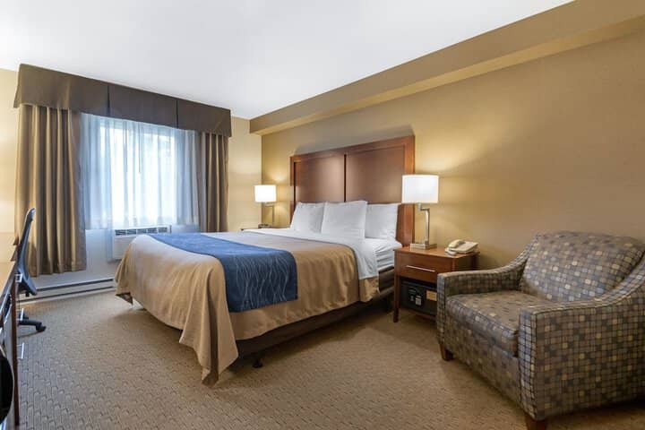 Room 4 of 35
