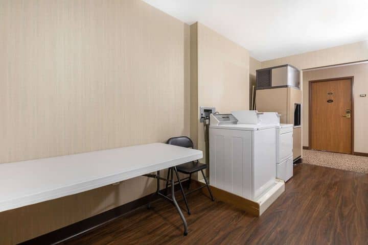 Room 29 of 35